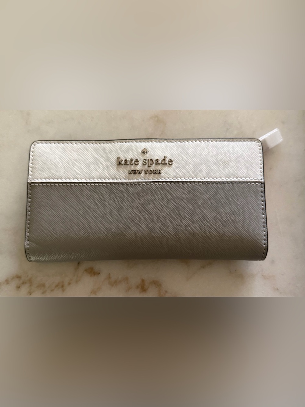 NEW Kate Spade Staci Colorblock Large Slim Bifold Leather Wallet  Grey/White